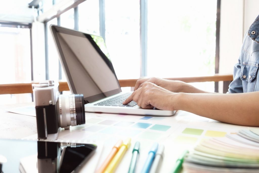 Particulier utilisant le bureau numérique : GED et coffre fort électronique